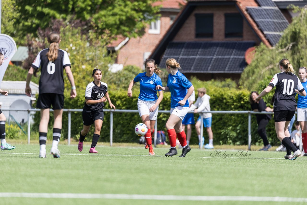 Bild 86 - wBJ SH-Pokalfinale  Holstein-Kiel - SV Viktoria : Ergebnis: 1:0